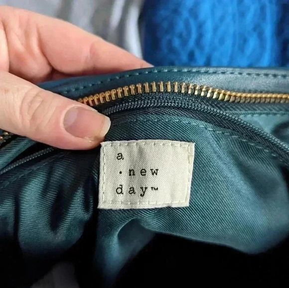A New Day Small Tote Bag Teal (EUC)(Like New) - Picture 4 of 11